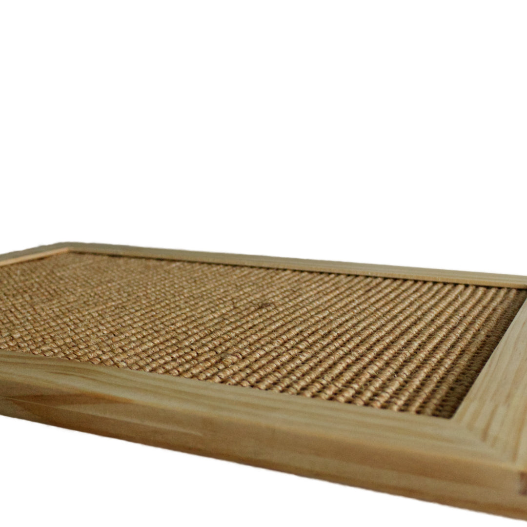cat scratcher made of durable and lasting sisal rope